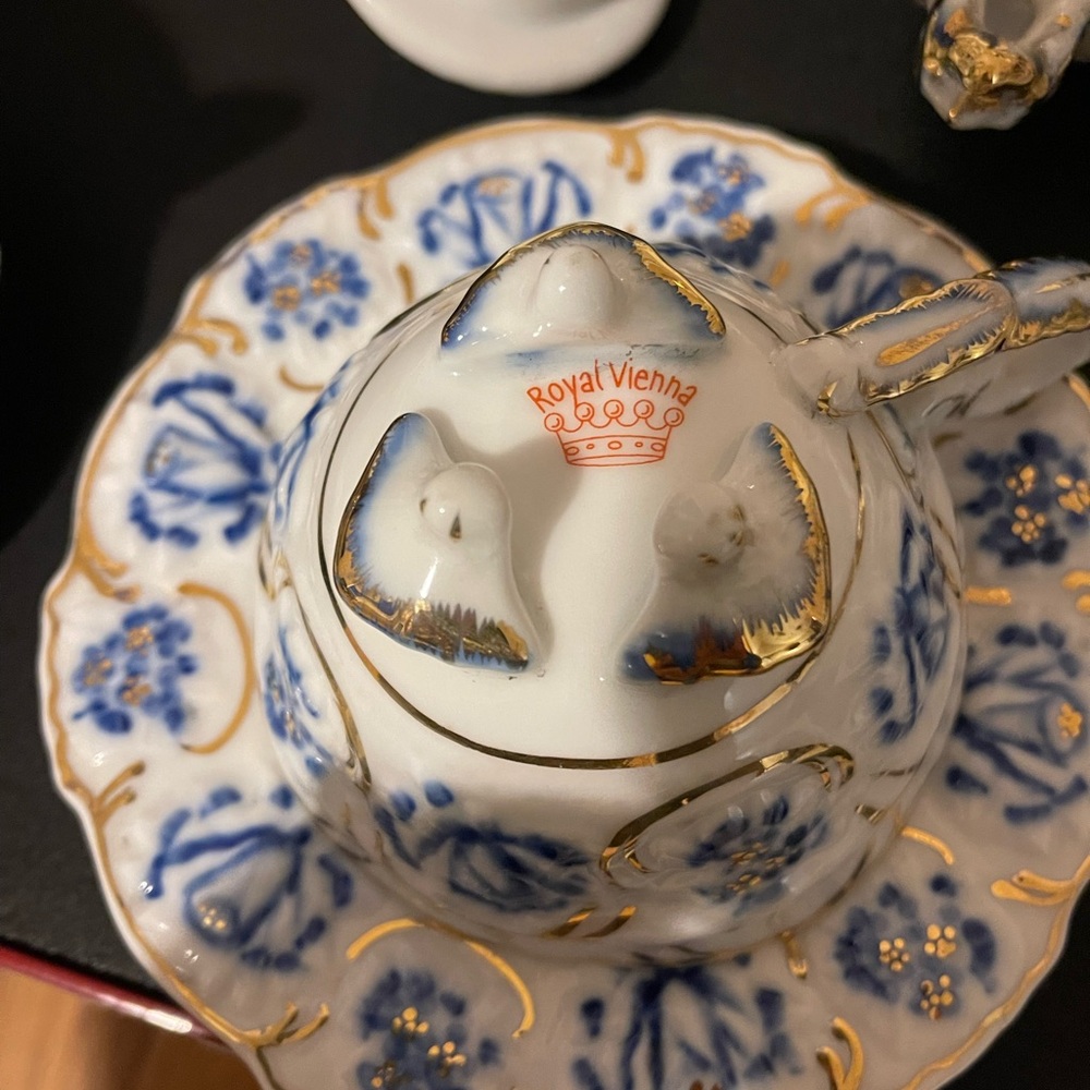 Royal Vienna Fine Porcelain Tea Set Blue White Gold China Wow Antique VTG Rare - Picture 3 of 16